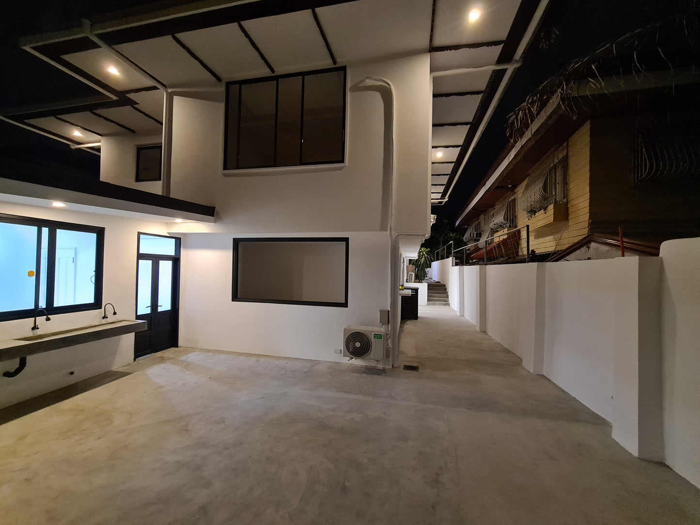 Back of the House @ B&B Studios