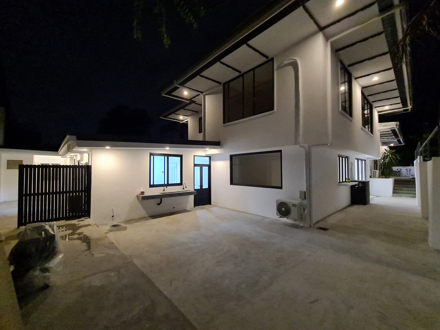 Back of the House @ B&B Studios