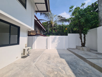 Back of the House @ B&B Studios