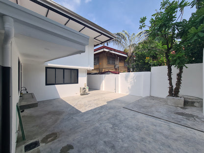 Back of the House @ B&B Studios