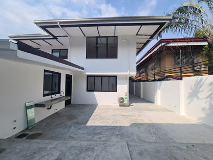 Back of the House @ B&B Studios