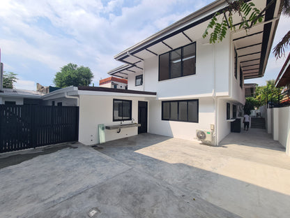 Back of the House @ B&B Studios