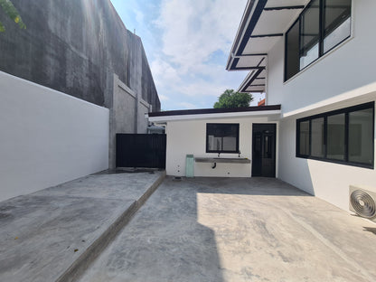 Back of the House @ B&B Studios