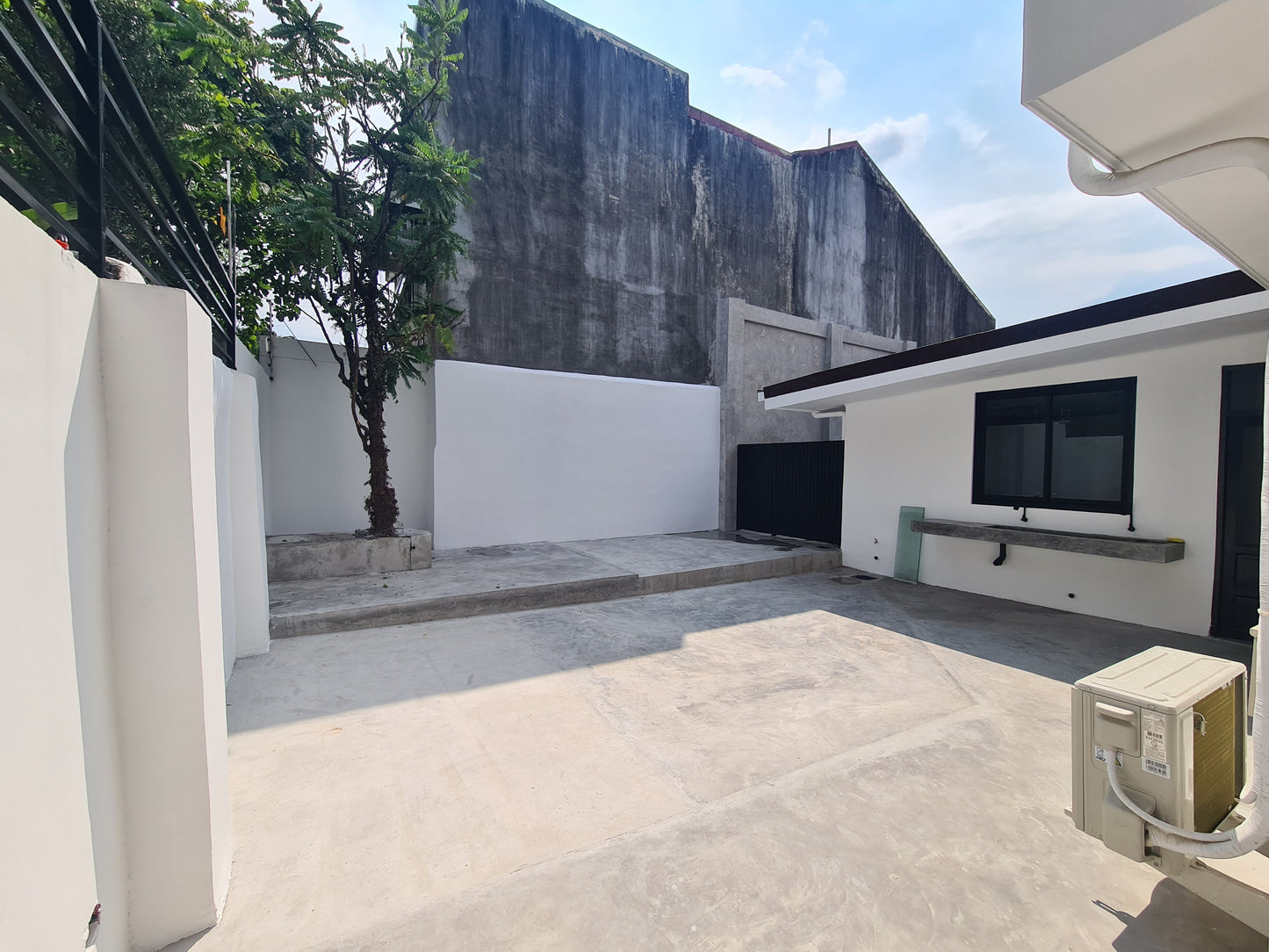 Back of the House @ B&B Studios