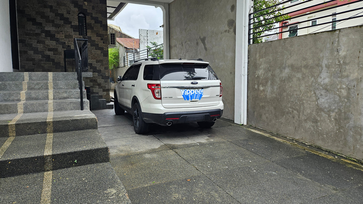 Kitchen + Dining Area @ B&B Studios