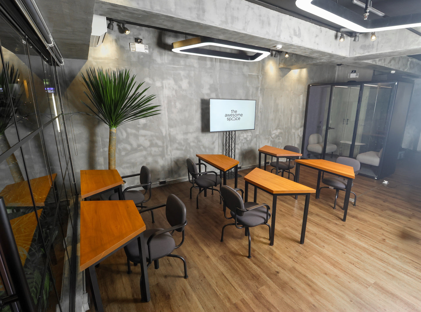 DeskSpace @ The Awesome Space