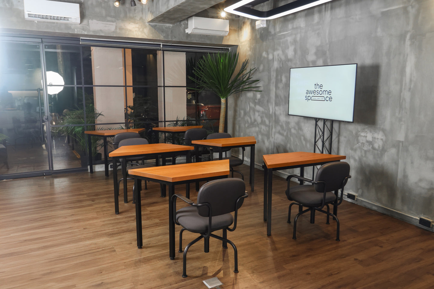 DeskSpace @ The Awesome Space