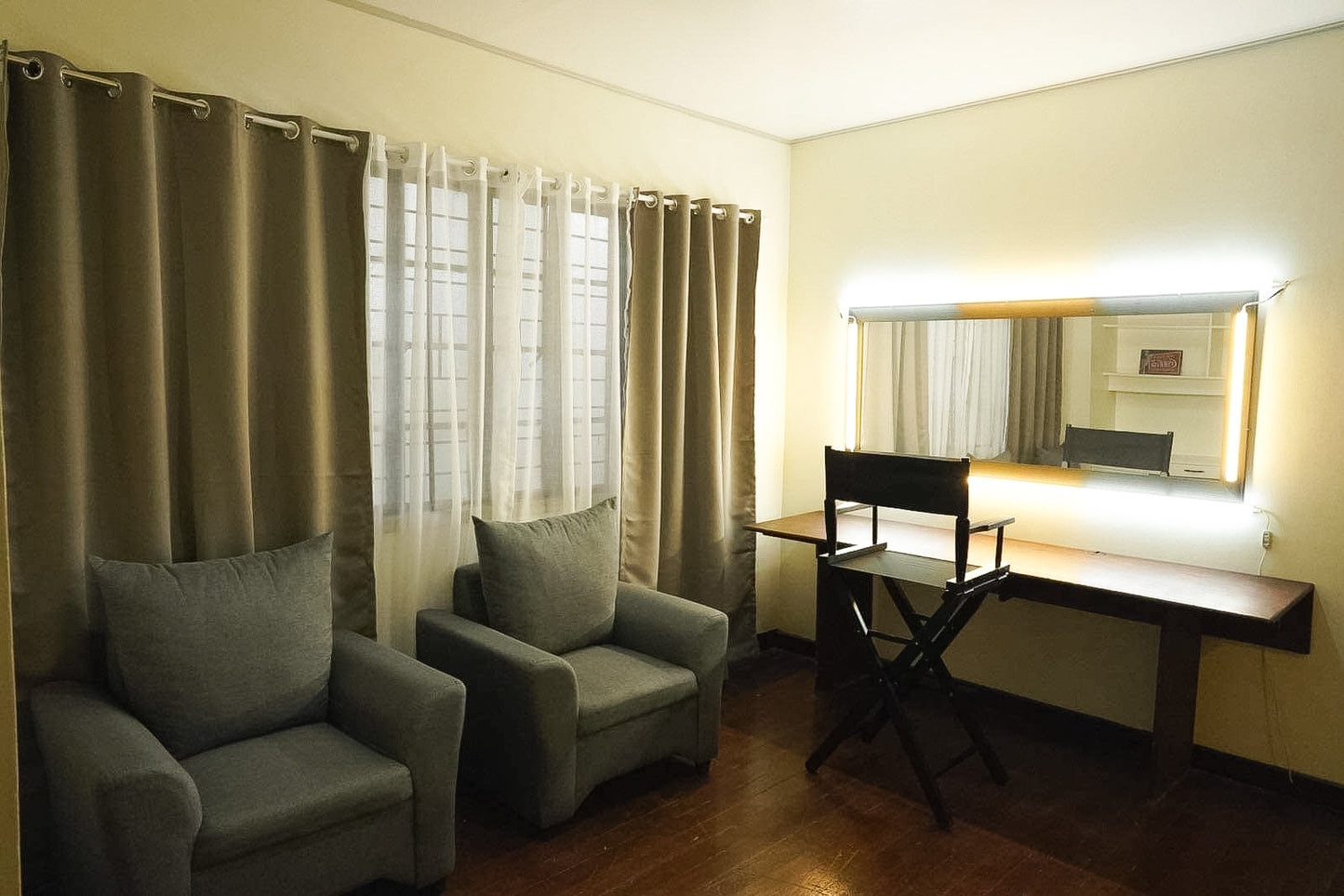 White Studio @ Narra Studios