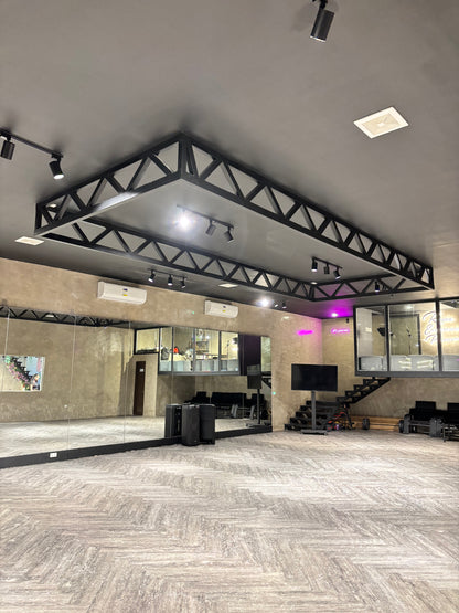 Roshe Entertainment Studio