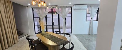 Kitchen + Dining Area @ B&B Studios