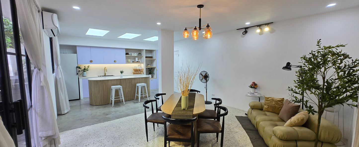 Kitchen + Dining Area @ B&B Studios