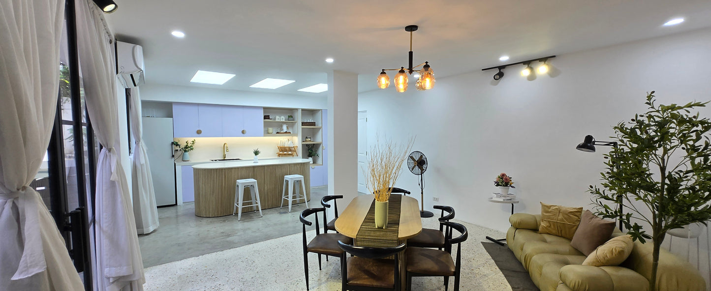 Kitchen + Dining Area @ B&B Studios