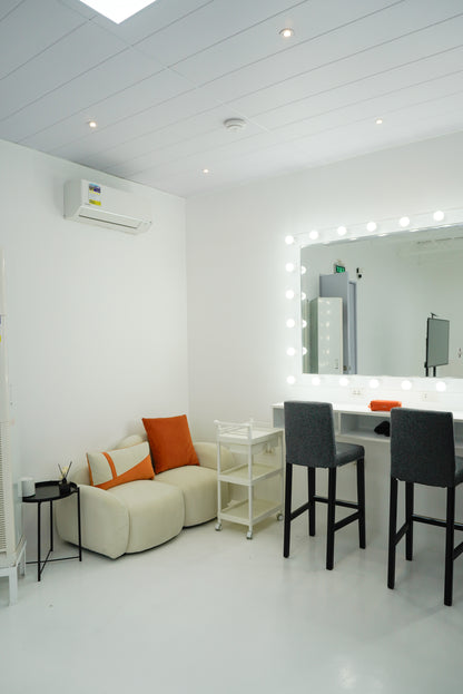 Seasons Studio @ Steps and Stories Photography Studio